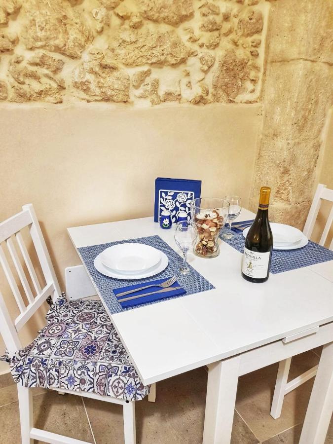 Essentia Rooms- Ortigia Holidays Syracuse Buitenkant foto