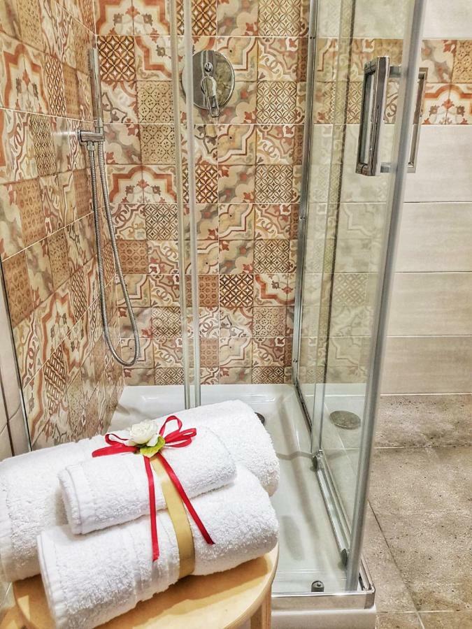 Essentia Rooms- Ortigia Holidays Syracuse Buitenkant foto