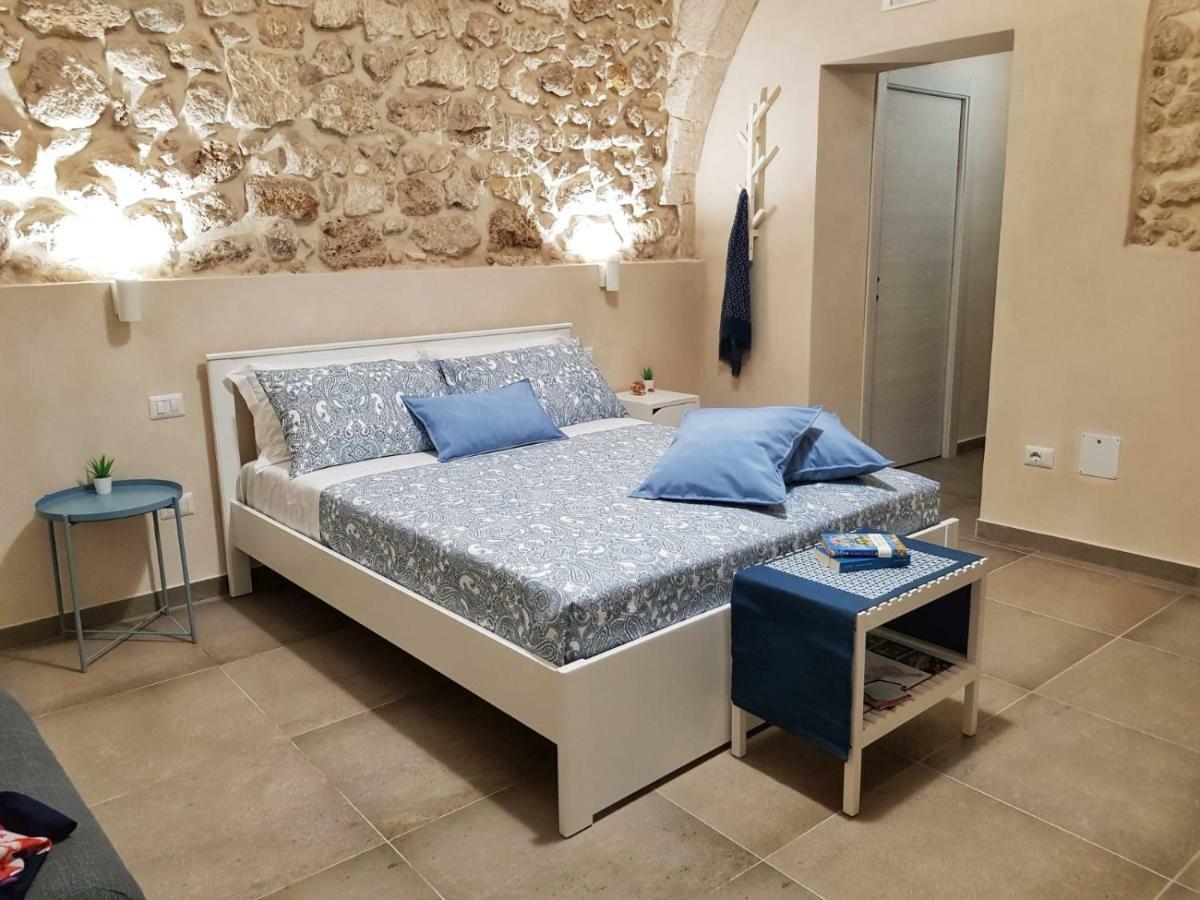 Essentia Rooms- Ortigia Holidays Syracuse Buitenkant foto
