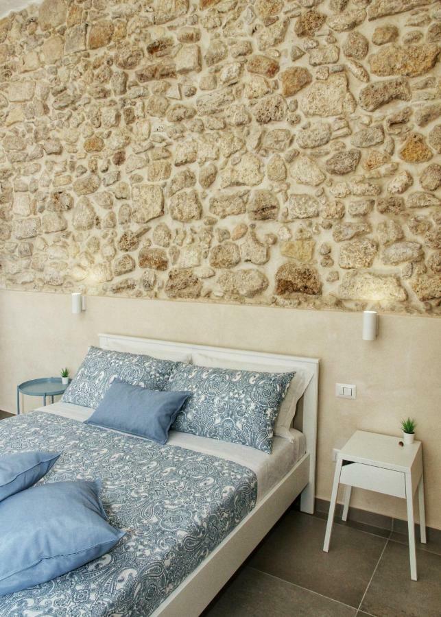 Essentia Rooms- Ortigia Holidays Syracuse Buitenkant foto