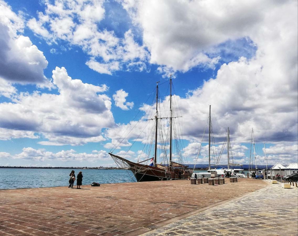 Essentia Rooms- Ortigia Holidays Syracuse Buitenkant foto