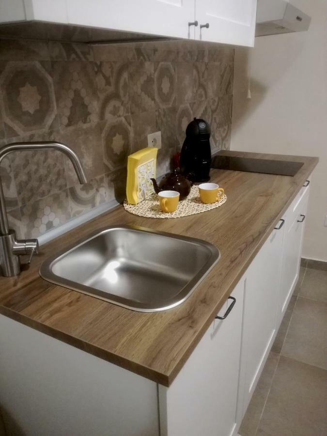 Essentia Rooms- Ortigia Holidays Syracuse Buitenkant foto