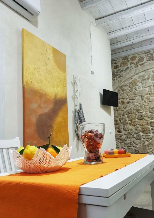 Essentia Rooms- Ortigia Holidays Syracuse Buitenkant foto